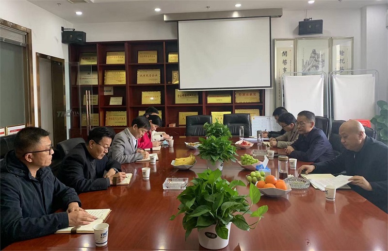 新洲區(qū)委常委鄧輝一行領(lǐng)導到我司走訪調(diào)研